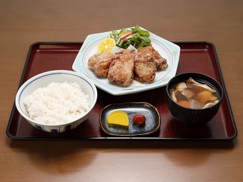 鶏唐揚げ定食