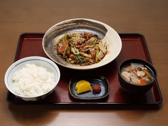 野菜炒め定食（味噌）